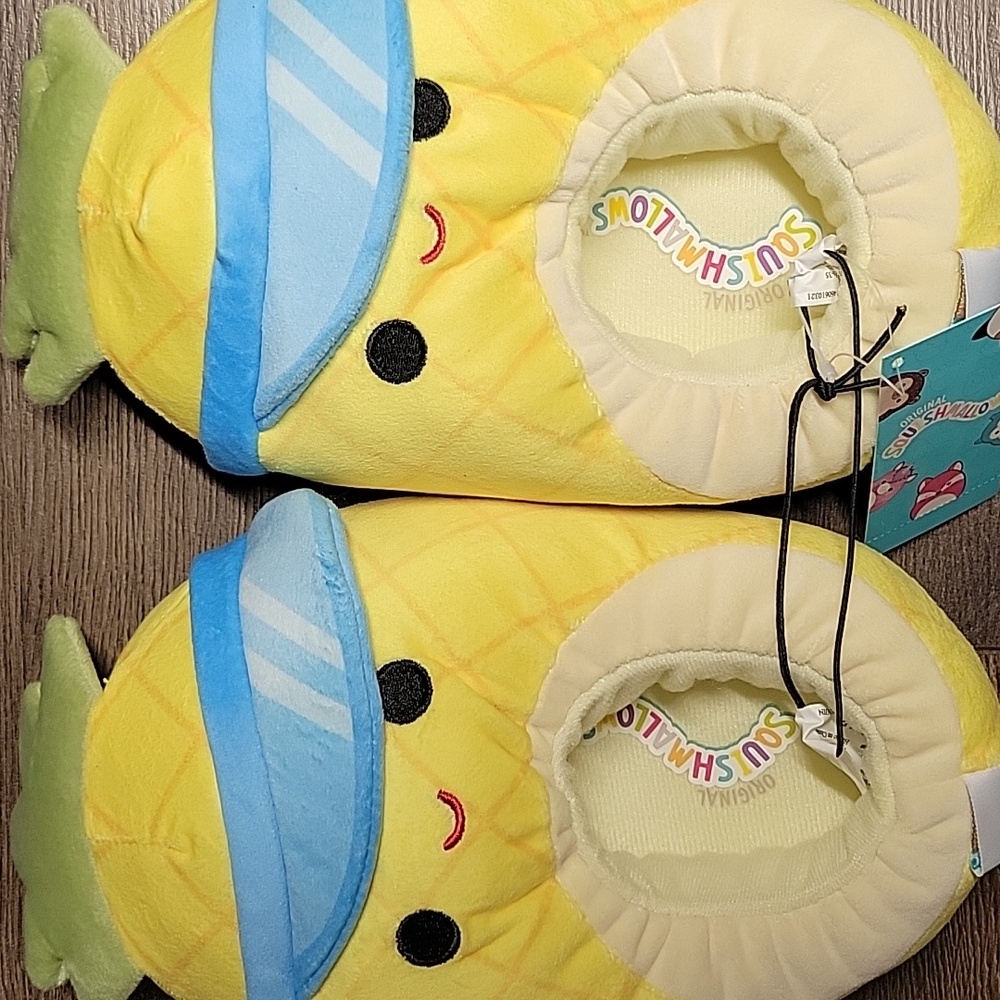 Squishmallow Maui the pineapple slippers size 2-3 NWT